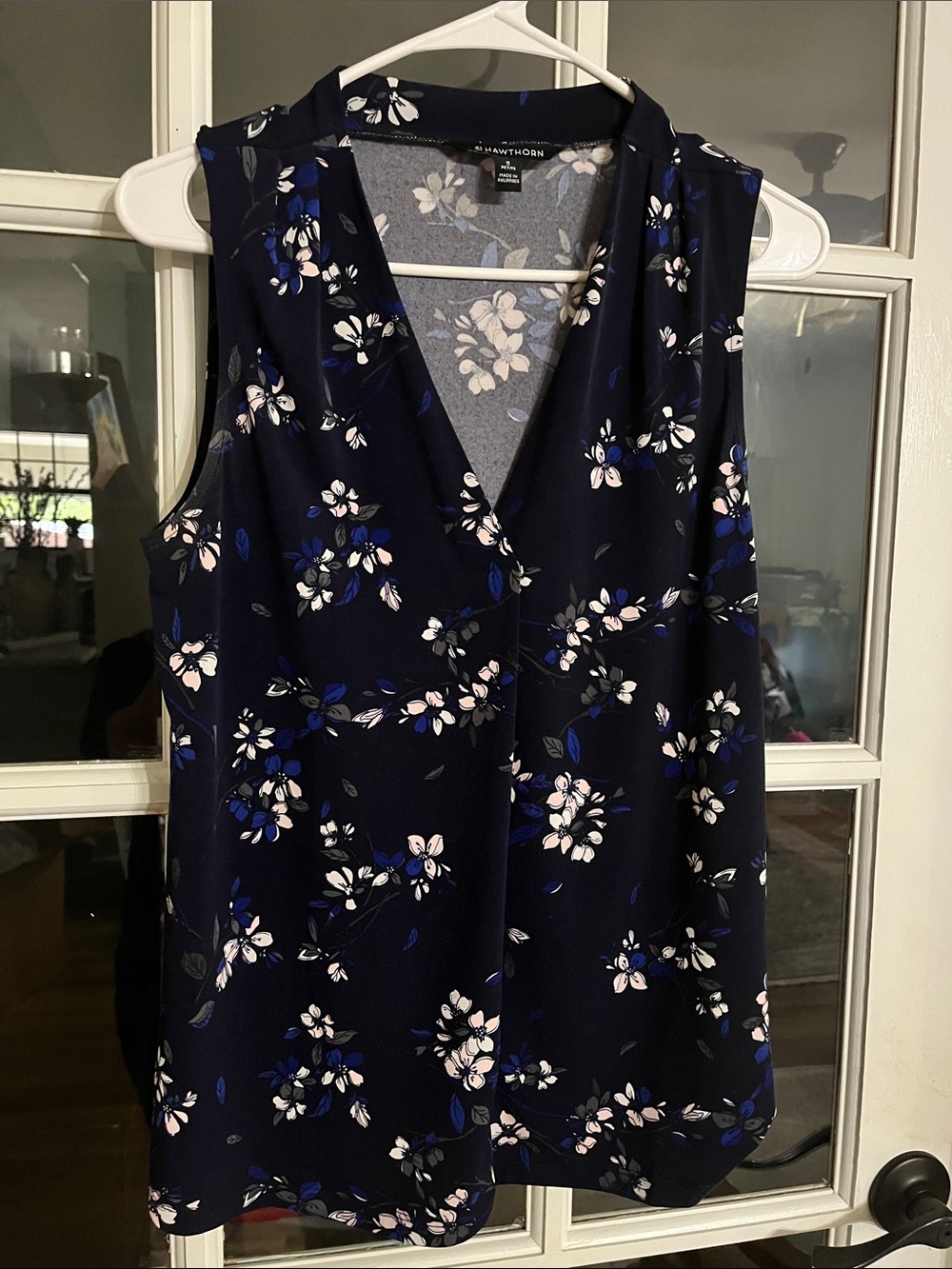 41 Hawthorn Navy Floral V-Neck Sleeveless Camisole